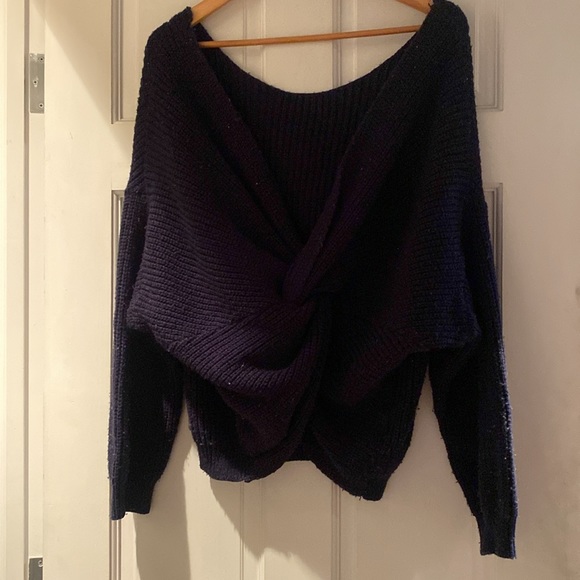 Missguided Twist Back Oversized Sweater - Picture 2 of 7